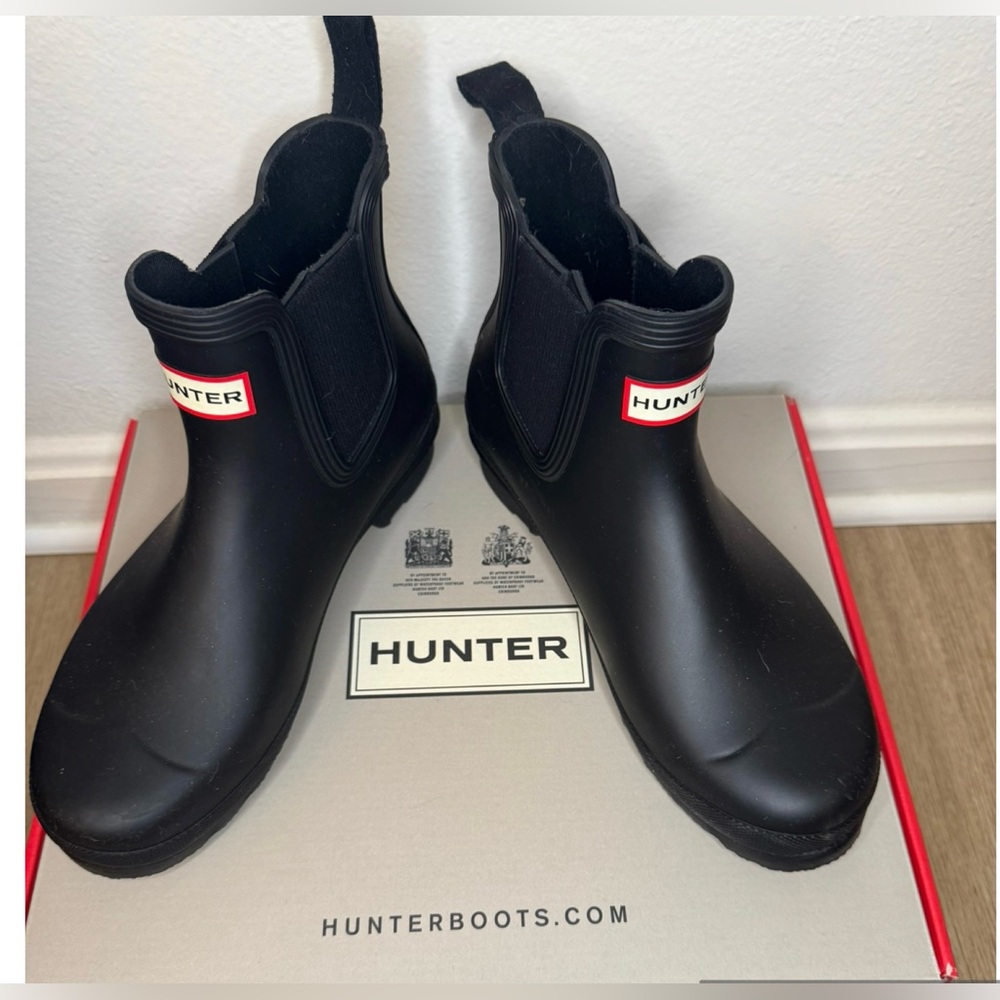 HUNTER Original Chelsea Rain Boots - Picture 2 of 13